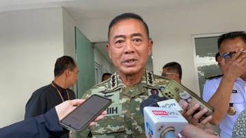 Pangkoarmada Jenguk Korban Ledakan SMA 72 Jakut