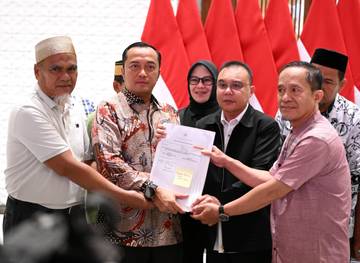Presiden Beri Rehabilitasi Guru ASN Luwu Utara