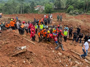 Longsor di Majenang,Puluhan Orang Tertimbun