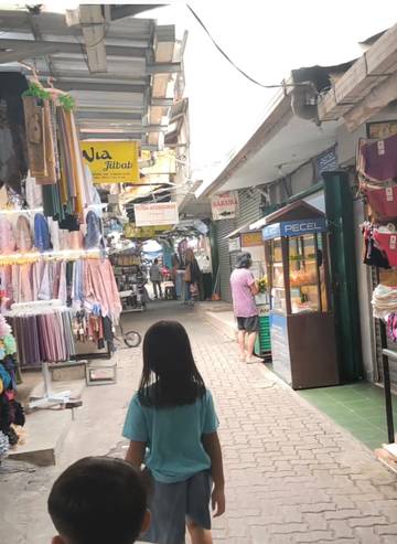 Lorong King Meredup, Ruko Kosong Jadi Pemandangan Biasa