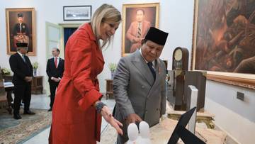 Presiden Prabowo dan Ratu Máxima Bertukar Cindera Mata