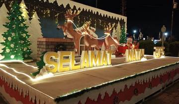 Perdana Christmas Market Festival di Manado.