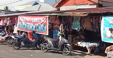 Lapak Kaki Lima Lirung Talaud Sepi Pengunjung