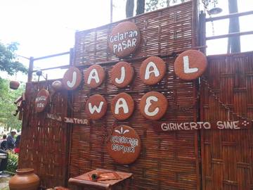 Pasar Jajal Wae Ngawi Dorong Perekonomian Warga Desa Girikerto