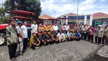 Tingkatkan Produktivitas, Petani di Bantul Terima Bantuan Alsintan