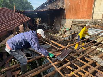 Ratusan Rumah di Banyumas Rusak Akibat Puting Beliung