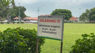 Larangan Menginjak Rumput Alun-alun Purwokerto Tuai Respons Warga