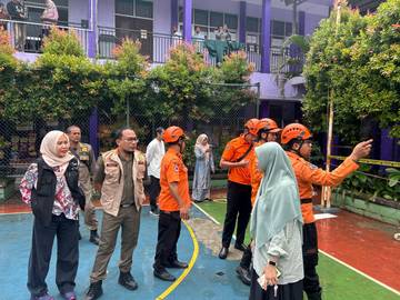Camat Gunung Putri Kunjungi SMAN 2 Gunung Putri  