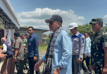 Menko Pangan Tinjau Koperasi Desa Merah Putih Kaliori