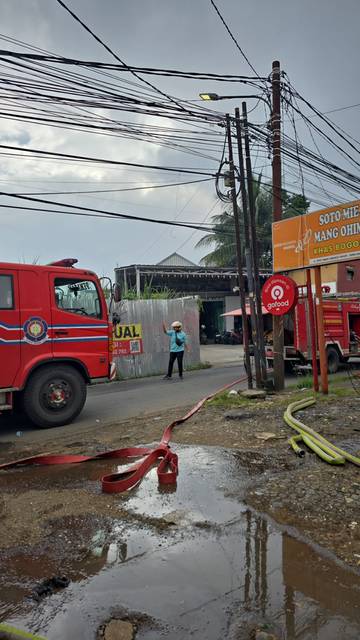 Warung Soto Mie Ohim Cimanggu Ludes Terbakar 