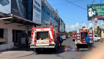 Kebakaran Hentikan Aktivitas Samsung Service Center Manado