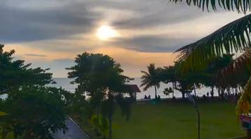 Obat Lelah dengan Menikmati Sunset di Nirmala Beach Hotel Biak