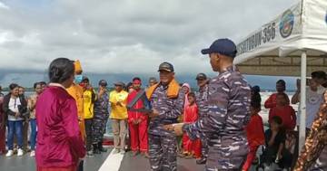 KRI KST 356 Disambut Keluarga Besar Pahlawan Revolusi di Tanah Kei