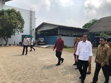 Presiden Jokowi Dorong Investasi Untuk Serap Lulusan SMK