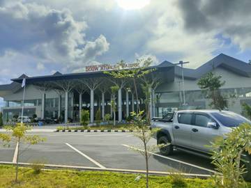 Presiden Jokowi Resmikan Bandara Siboru dan Douw Aturure