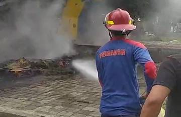 Matras Panjat Tebing FPTI NTB Terbakar 