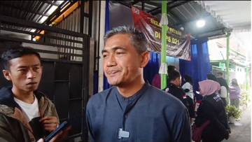 Aksi Pj Bupati Karanganyar Lakukan Pencoblosan  di TPS 21