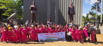 Keseruan Aksi Bersih Lingkungan Siswa Eagle Kids Biak